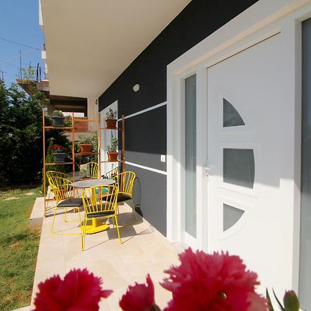 Alis Apartments ساراندا المظهر الخارجي الصورة