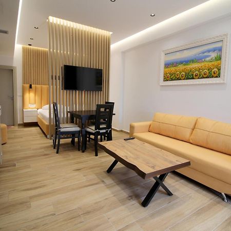 Alis Apartments ساراندا المظهر الخارجي الصورة