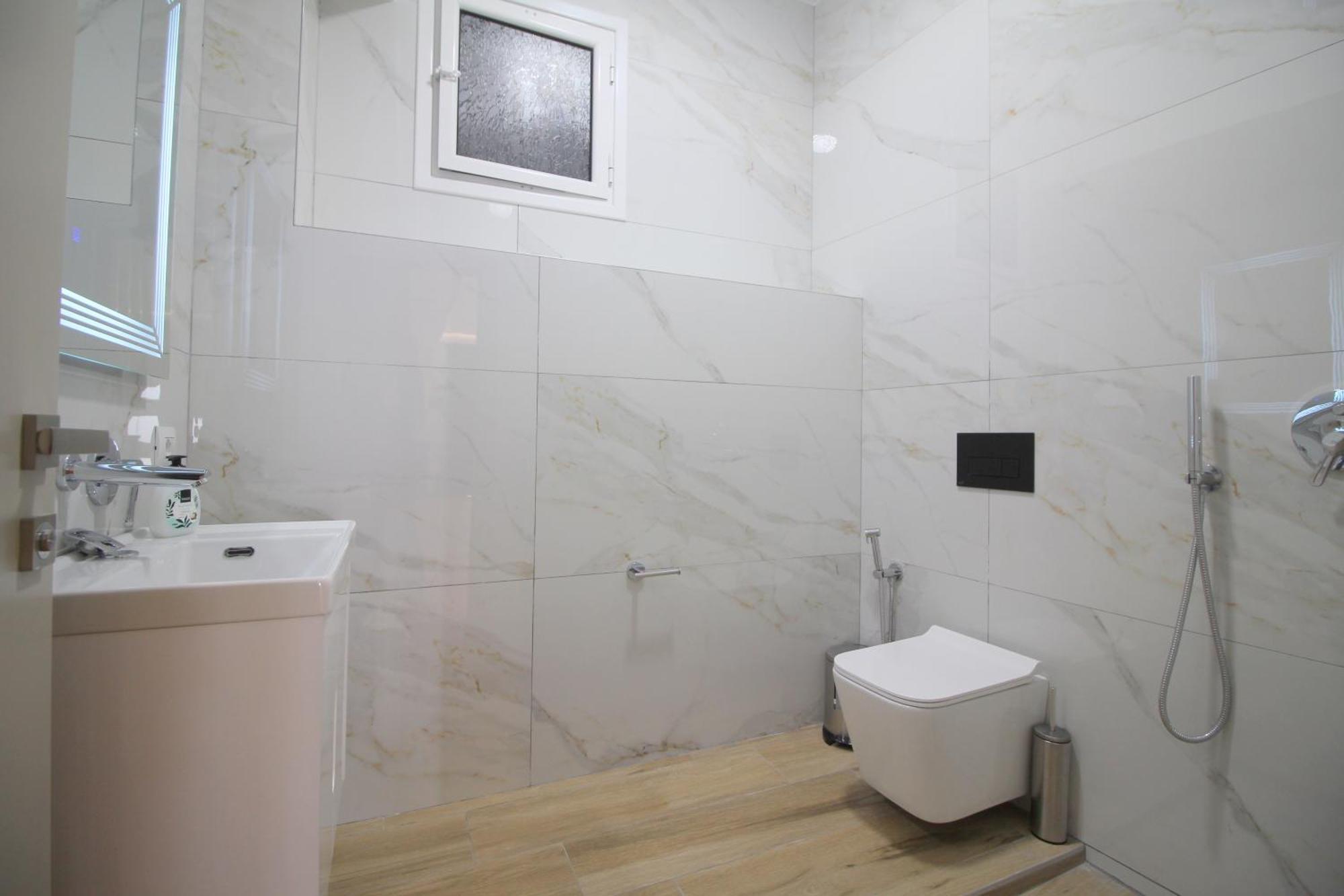 Alis Apartments ساراندا المظهر الخارجي الصورة