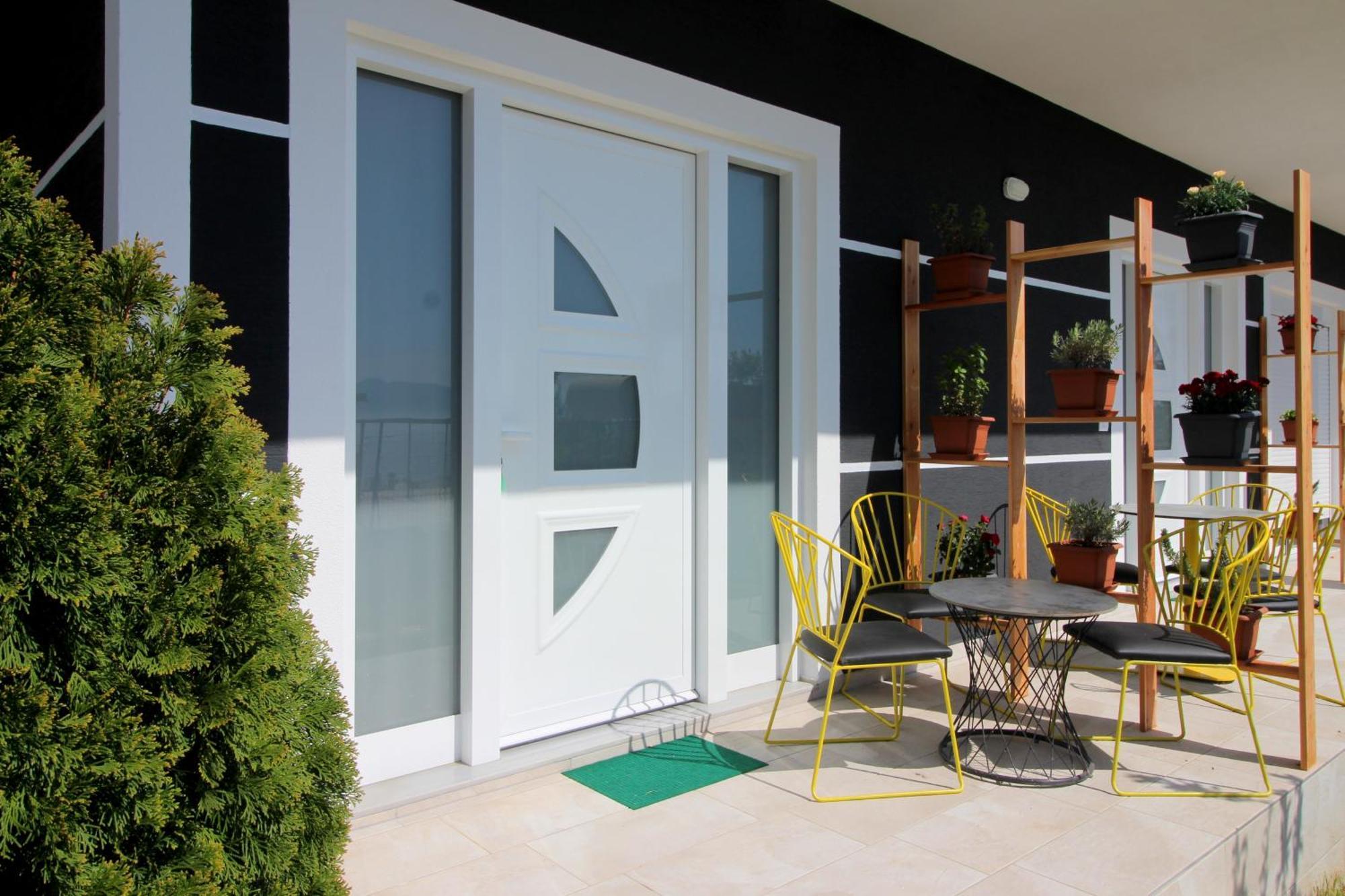 Alis Apartments ساراندا المظهر الخارجي الصورة