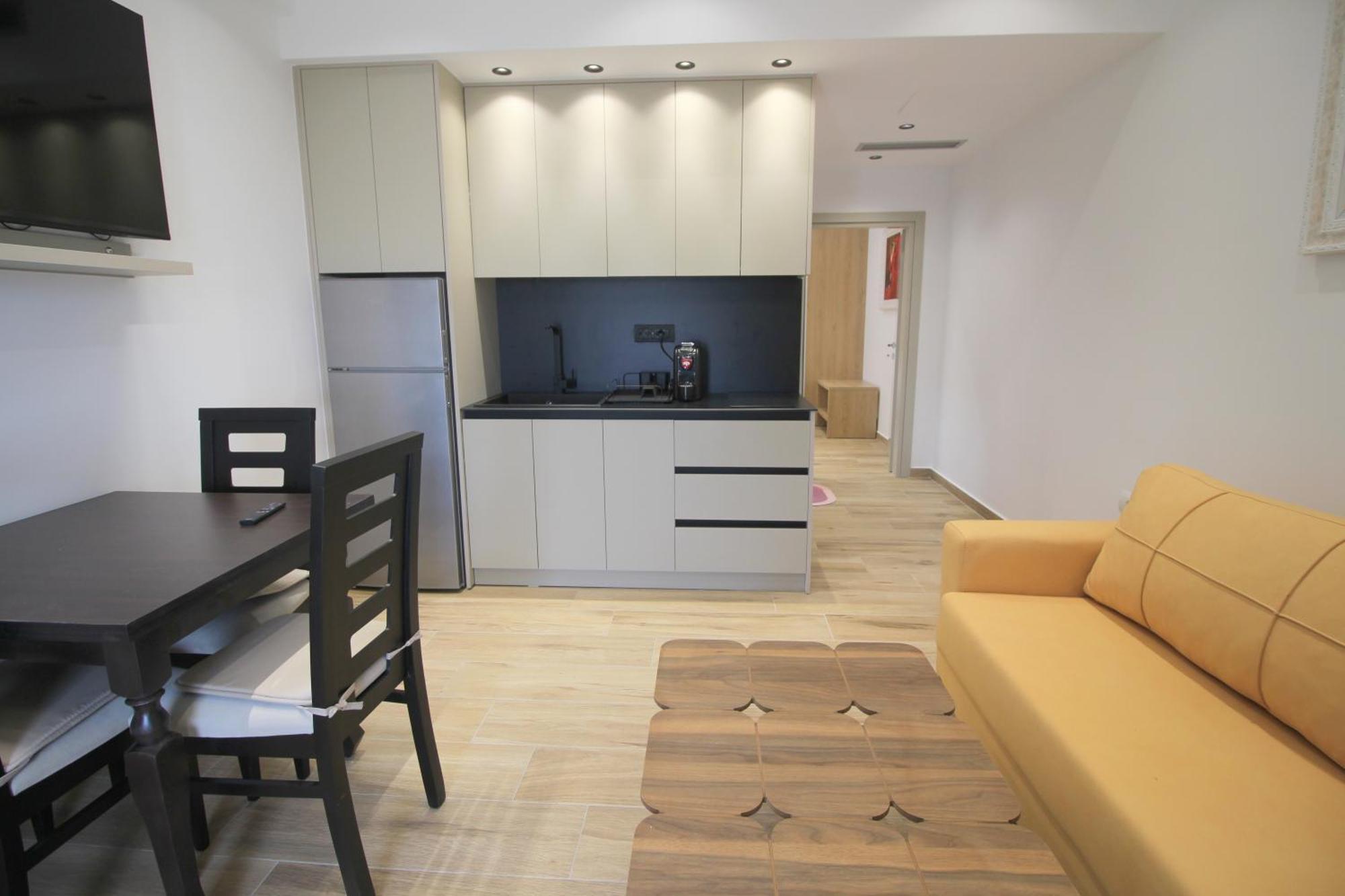 Alis Apartments ساراندا المظهر الخارجي الصورة