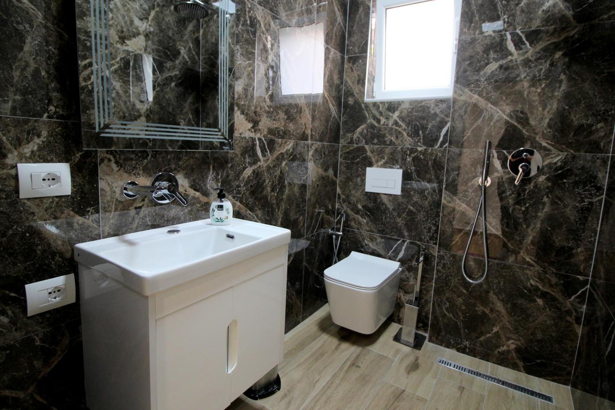 Alis Apartments ساراندا المظهر الخارجي الصورة